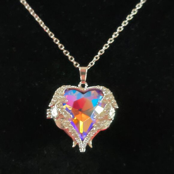 Heart Shaped Locket - Picture 1 of 4